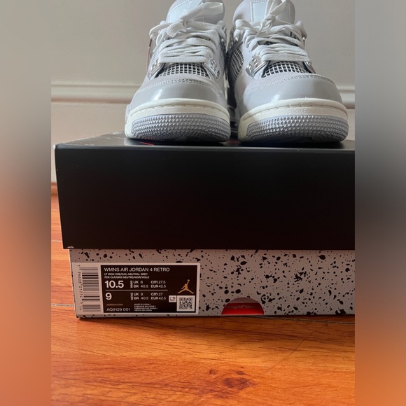 Jordan 4 Frozen Moments - Picture 7 of 9